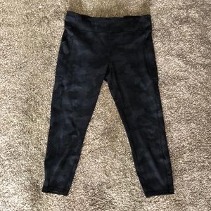 Lululemon Invigorate leggings 25”